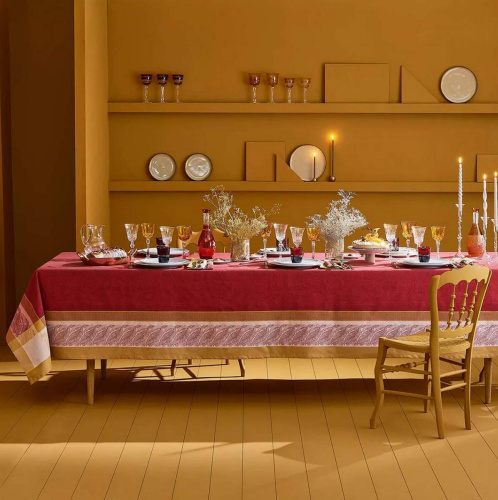 Скатерть Garnier-Thiebaut ALEXANDRIA RUBIS - 174x364 Артикул: 79987 LettoPerfetto