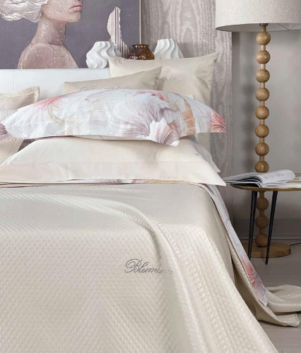 Покрывало Blumarine PRIMIZIA 270х270 сливочное 11 butter Артикул: 94398 LettoPerfetto