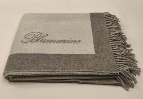 Плед Blumarine MADAME 140х205 серый 13 silver Артикул: 93747 LettoPerfetto