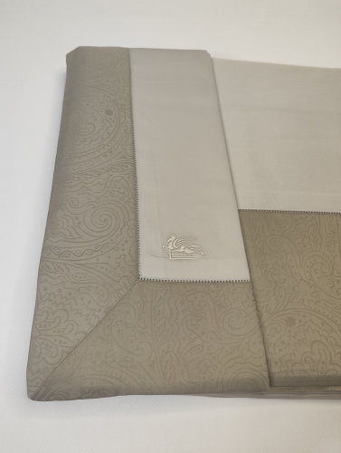 Постельное белье Etro NEW RENE AU045 N8239 grigio perla серое Евро Артикул: 70075 LettoPerfetto фото 4