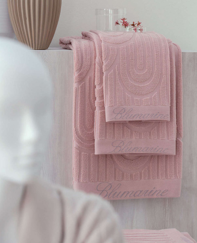 Коврик для ванной Blumarine MONOGRAM 110x60 розовый 02 powder pink Артикул: 94874 LettoPerfetto