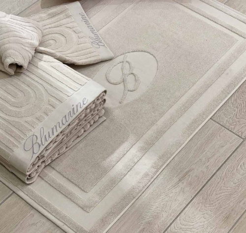 Коврик для ванной Blumarine MONOGRAM 140x70 бежевый 05 ecru Артикул: 94873 LettoPerfetto